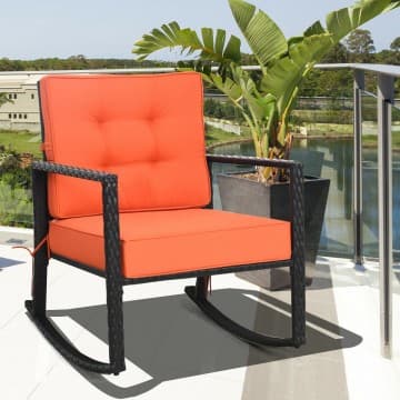 Costway Canada Chaise berçante d'extérieur en rotin avec coussins chez Costway Canada