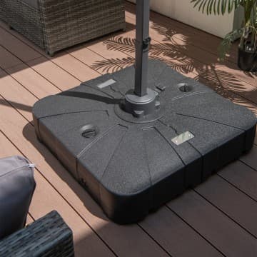Costway Canada Base de parasol déporté 260 lb avec roues, remplissable chez Costway Canada