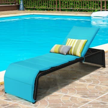 Costway Canada Chaise longue de patio ajustable en rotin avec coussin chez Costway Canada