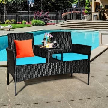 Costway Canada Wicker Patio Conversation Furniture Set with Removable Cushions and Table chez Costway Canada