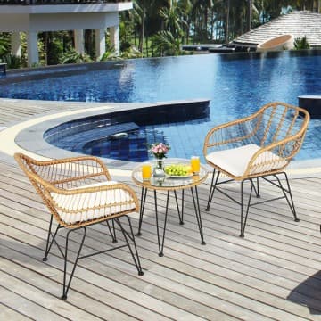 Costway Canada Ensemble de 3 pièces de meubles en rotin avec table et chaises coussinées chez Costway Canada