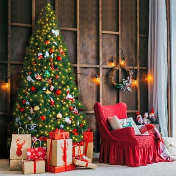 Costway Canada 9 Feet Pre-Lit PVC Artificial Christmas Tree with 700 LED Lights chez Costway Canada