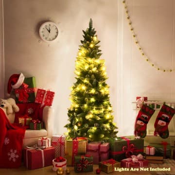 Costway Canada Sapin de Noël artificiel fin de 5 / 6 / 7,5 pieds avec pommes de pin chez Costway Canada