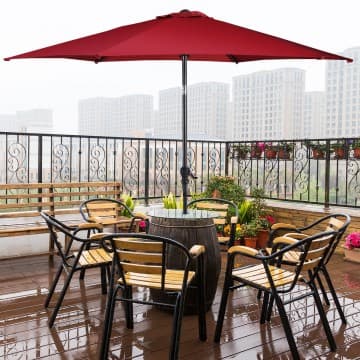 Costway Canada Parasol de patio extérieur de 10 pieds avec inclinaison et manivelle chez Costway Canada