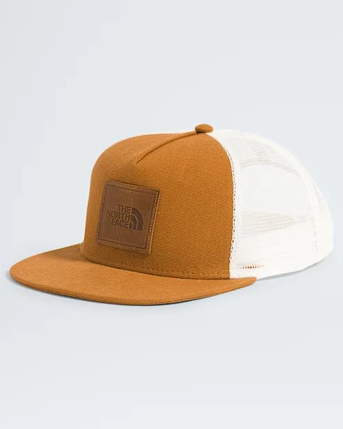 The North Face Leather PatchHalf Dome Trucker Hat chez The North Face Canada