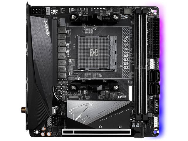 Newegg Canada Boîte ouverte : GIGABYTE B550I AORUS PRO AX AM4 AMD B550 Mini-ITX Carte chez Newegg Canada