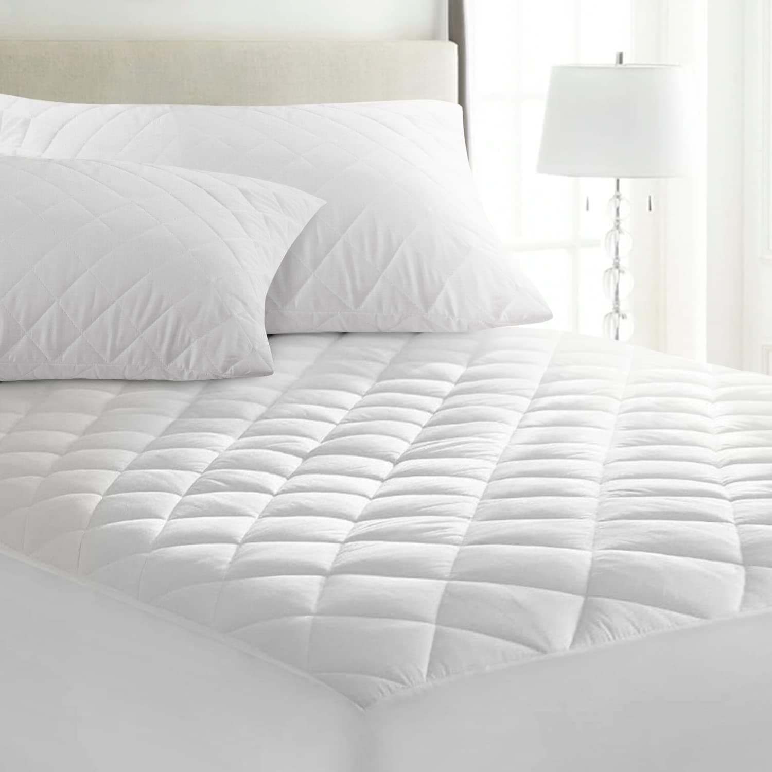 Yorkshire Bedding Double Mattress Protector 30 Cm Extra Deep Anti Allergy Microfiber Fitted Mattress Cover Double Bed (135 X 190 + 30cm) chez Amazon UK