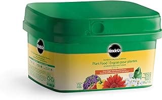 Miracle-Gro Engrais universel soluble dans l'eau | Nourriture instantanée pour fleurs, légumes, arbres et arbustes | Facile à mélanger... chez Amazon Canada