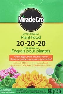 Miracle-Gro Nourriture végétale hydrosoluble 20-20-20, 680 g | Engrais instantané tout usage pour fleurs, légumes, arbres et arbustes... chez Amazon Canada