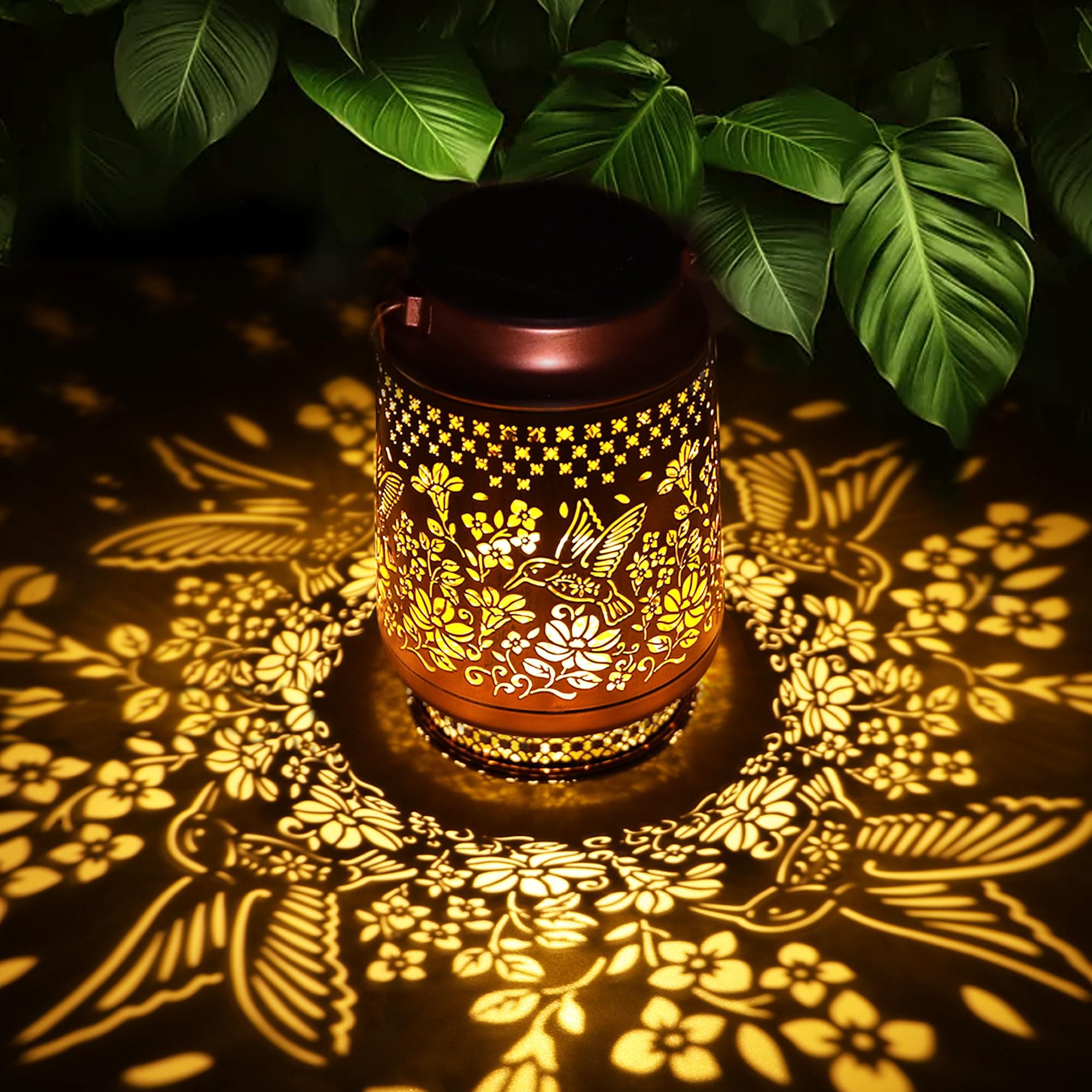 Solar Lanterns Outdoor Waterproof Hummingbird Elegant Garden Decor Birthday Gifts for Women Mom Grandma Sister Metal Hanging chez Amazon US