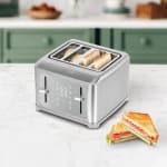 Cuisinart 4 Slice Touch Screen Toaster chez Best Buy Canada