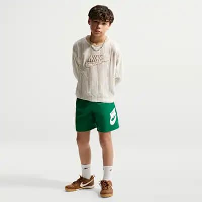Nike Sportswear Club (Older Kids' 15cm (approx.) Woven Shorts)